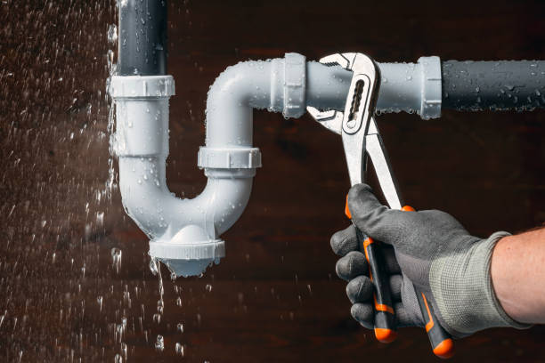 Professional Plumbing technician working in Calera, OK